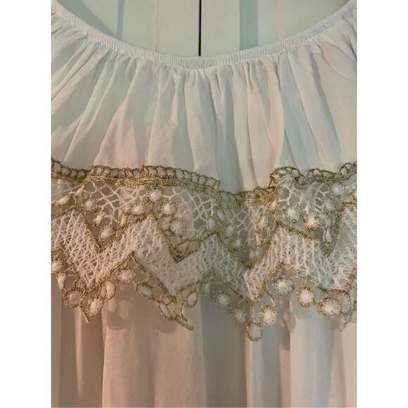 Ella gold trim nwt crochet lace neckline top one size - Picture 7 of 10